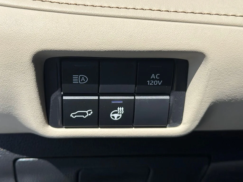 Used 2023  Toyota Limited image 14