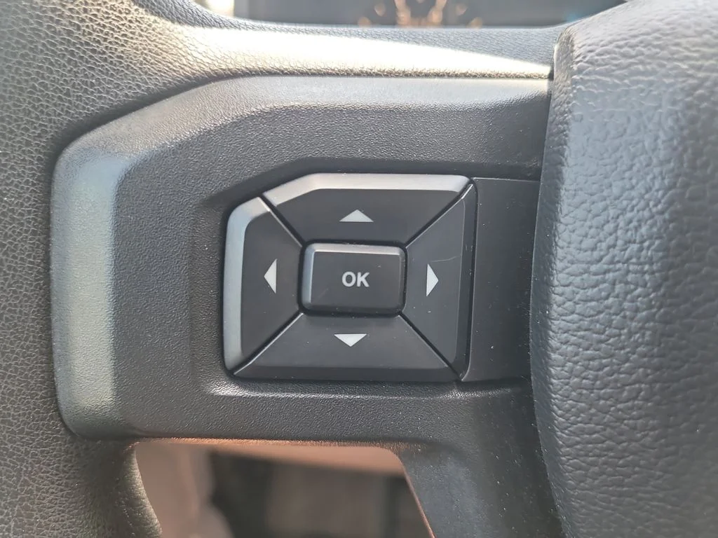 Used 2018 White Ford XL image 25