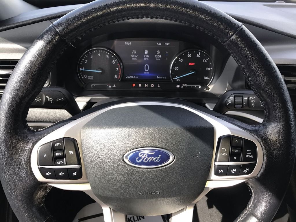 Used 2022 Black Ford XLT image 14