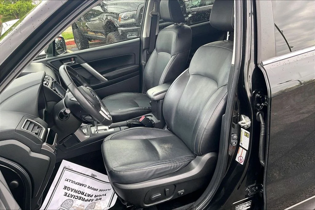 Used 2017 Black Subaru 2.5i Limited image 27
