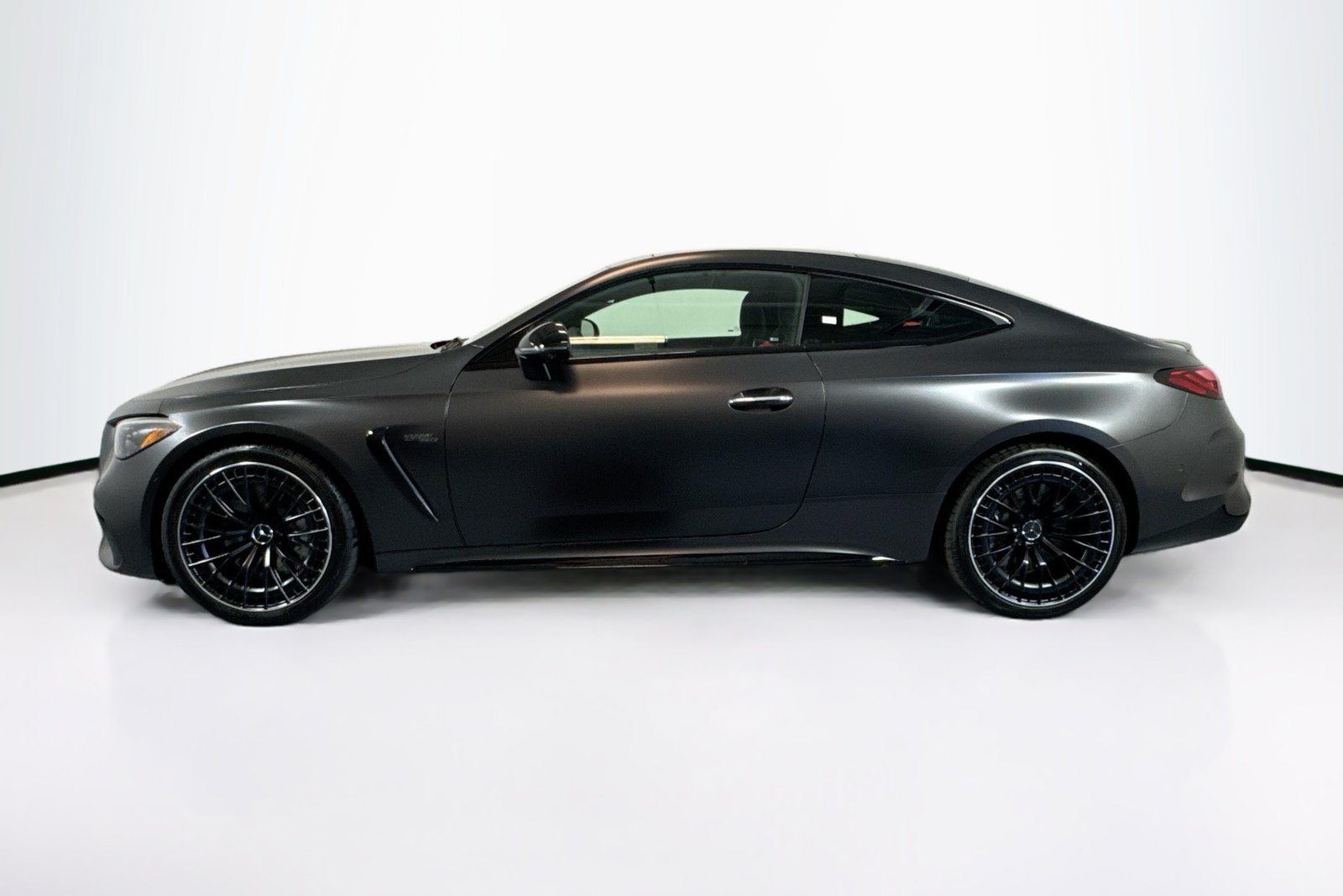 New 2026 Manufaktur Graphite Grey Magno Mercedes-Benz AMG® CLE 53 image 8