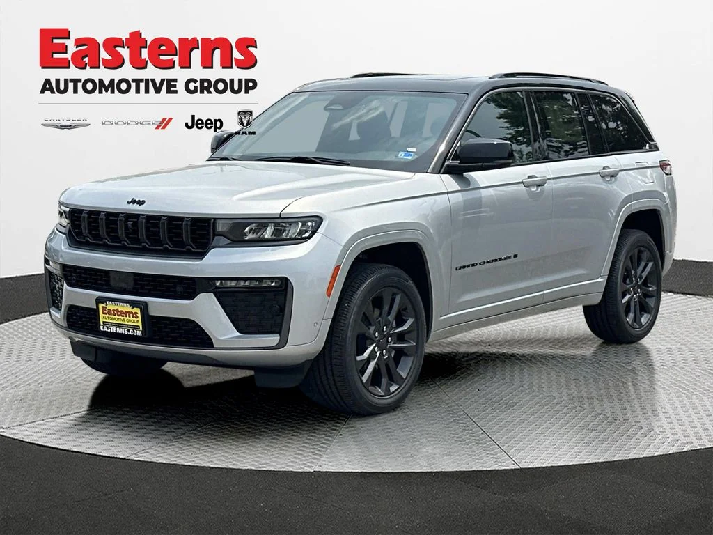 New 2026 Silver Zynith Exterior Paint Jeep Limited Reserve image 1