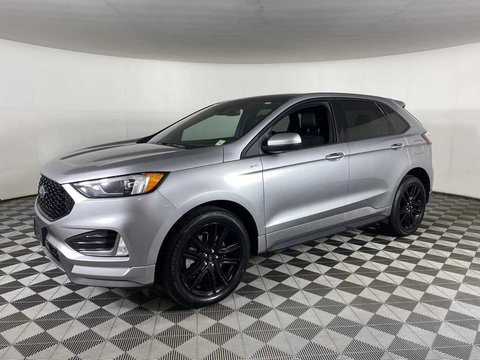 Used 2023 Iconic Silver Ford ST-Line image 13