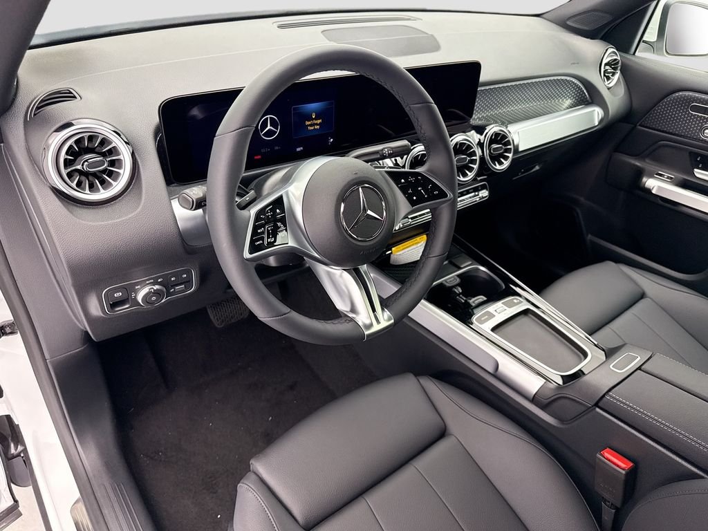 Used 2026 Polar White Mercedes-Benz GLB 250 image 9