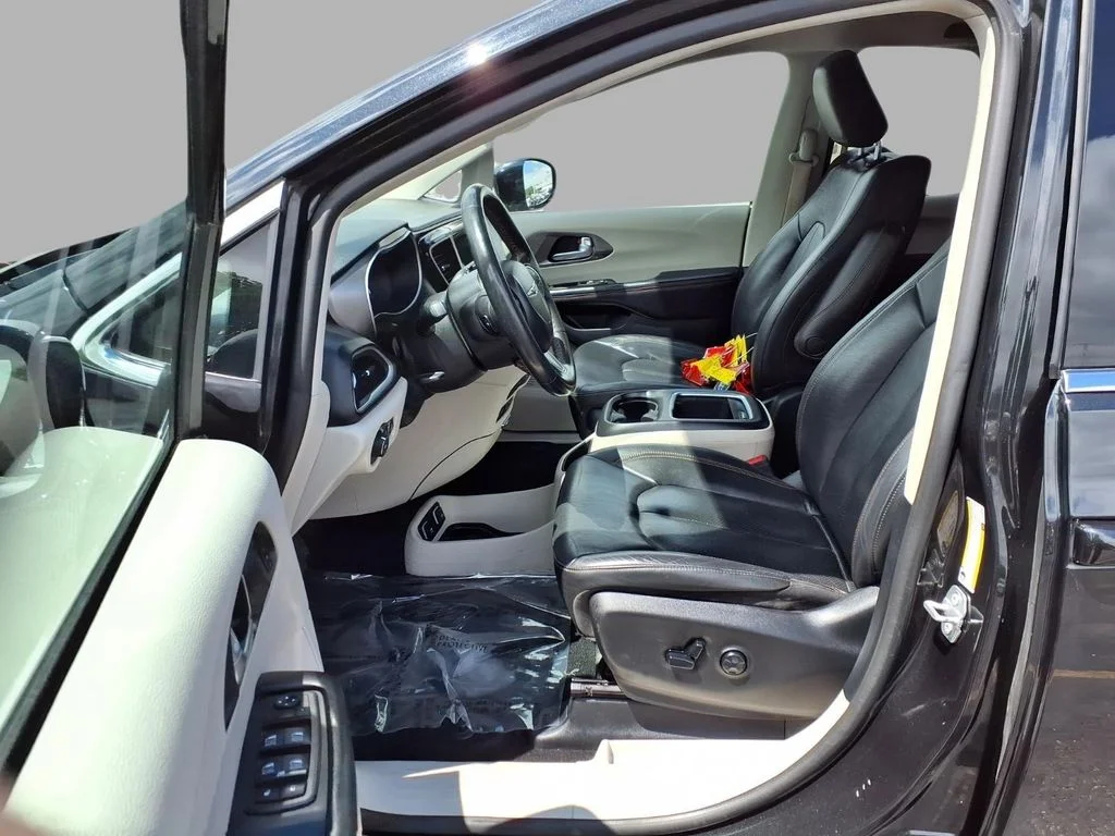 Certified Used 2020 Black Chrysler Touring L Plus image 22