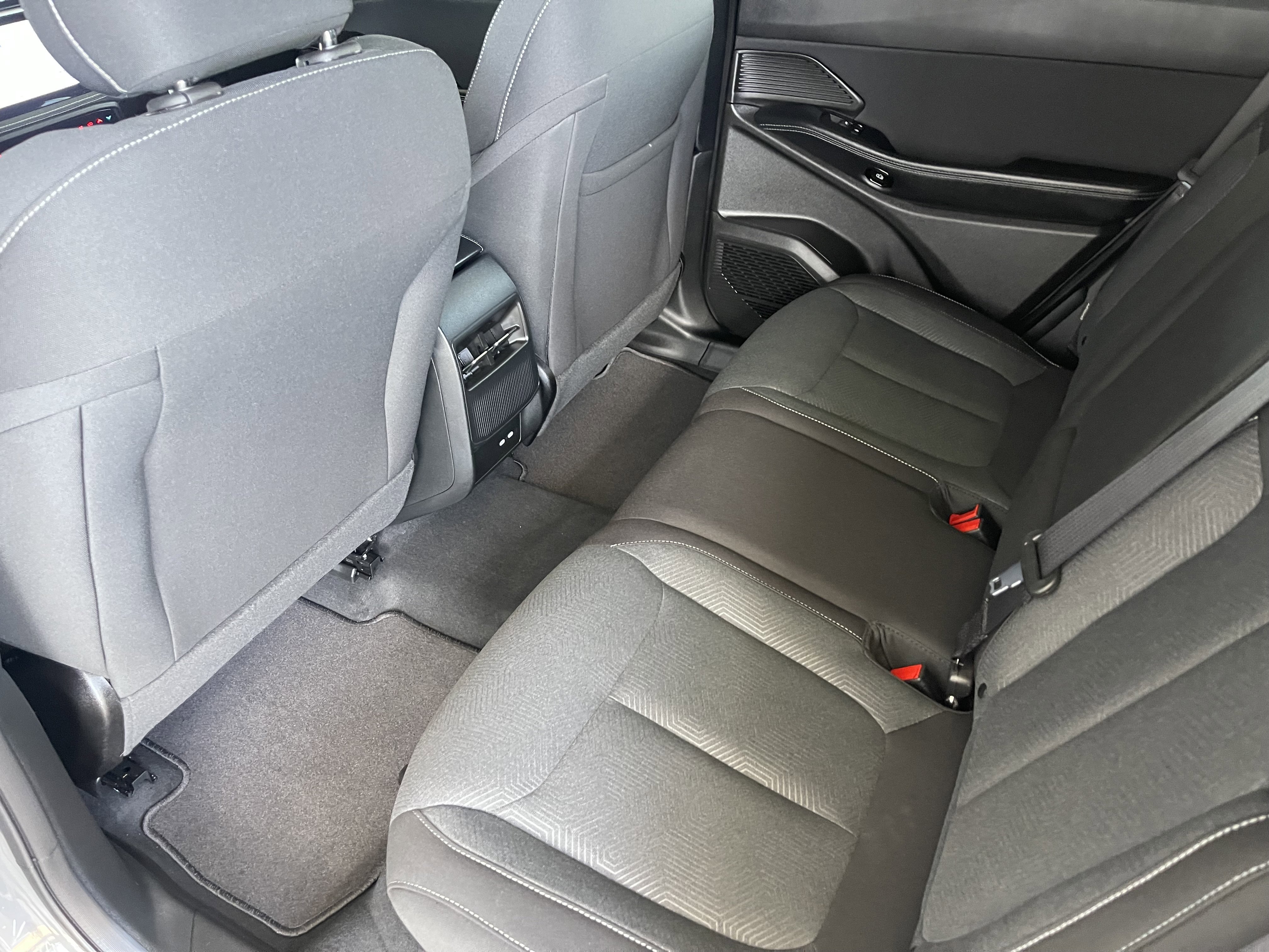 New 2026 Sting-Gray Clear-Coat Exterior Paint Jeep Laredo image 12