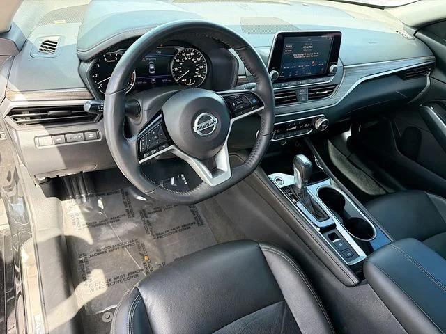Used 2021 Black Nissan 2.5 SL image 9