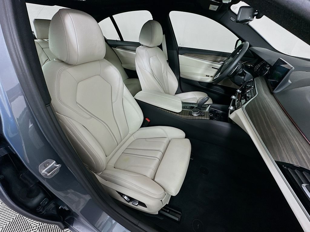 Used 2019 Bluestone Metallic BMW 530i image 29