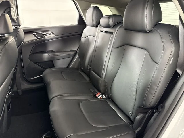 New 2026 Glacial White Pearl Kia EX image 21