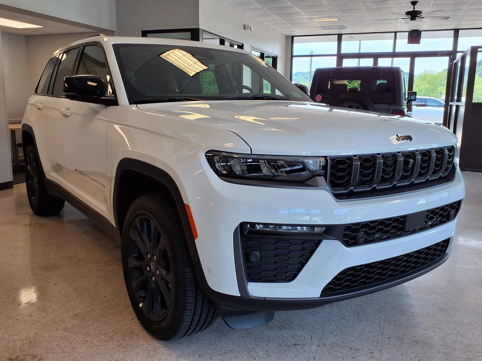 New 2026 Bright White Clear-Coat Exterior Paint Jeep  image 1