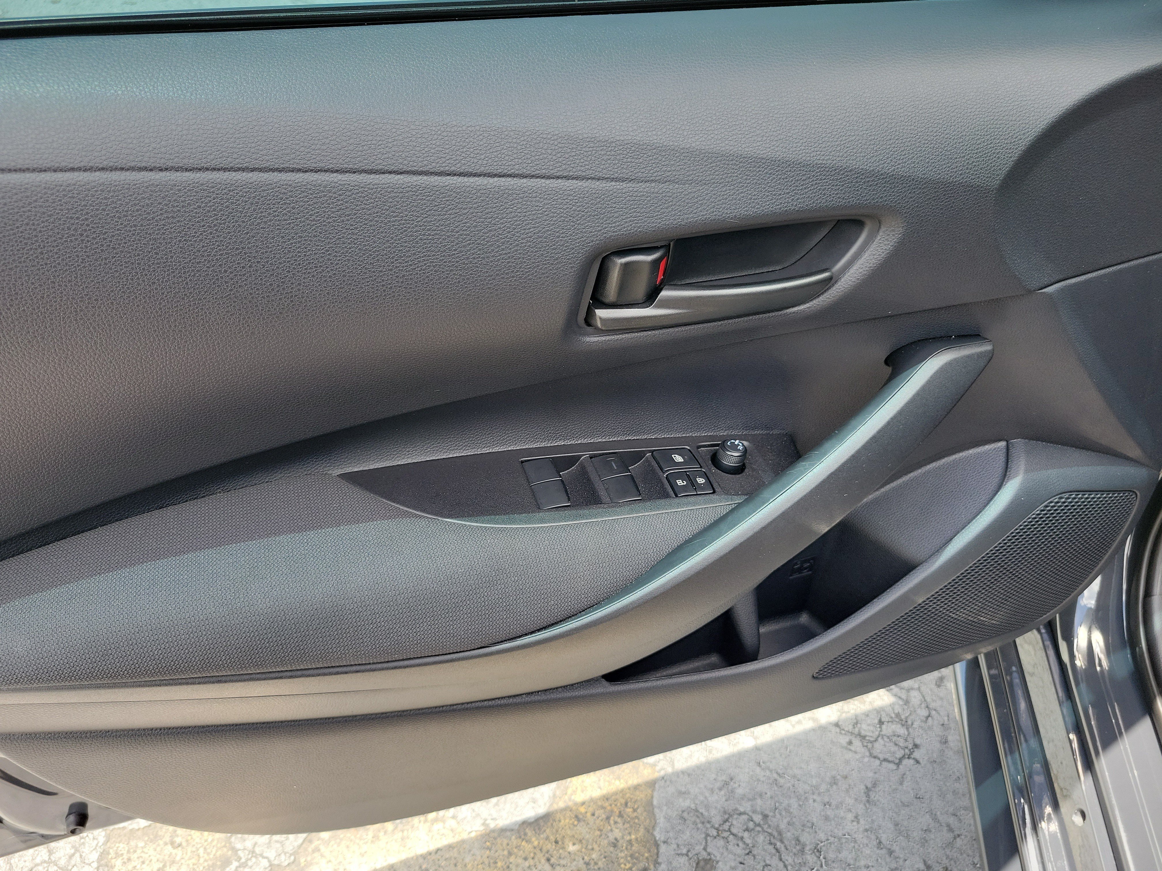 Used 2025 Underground/Mid Blk Met Toyota LE image 19
