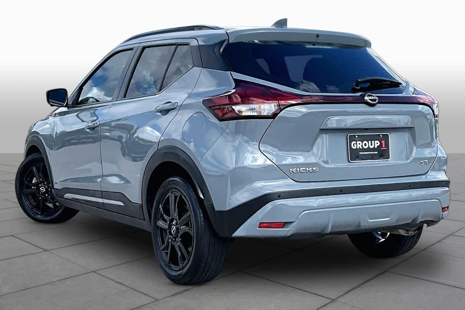 Used 2023 Boulder Gray Pearl Nissan SR image 12