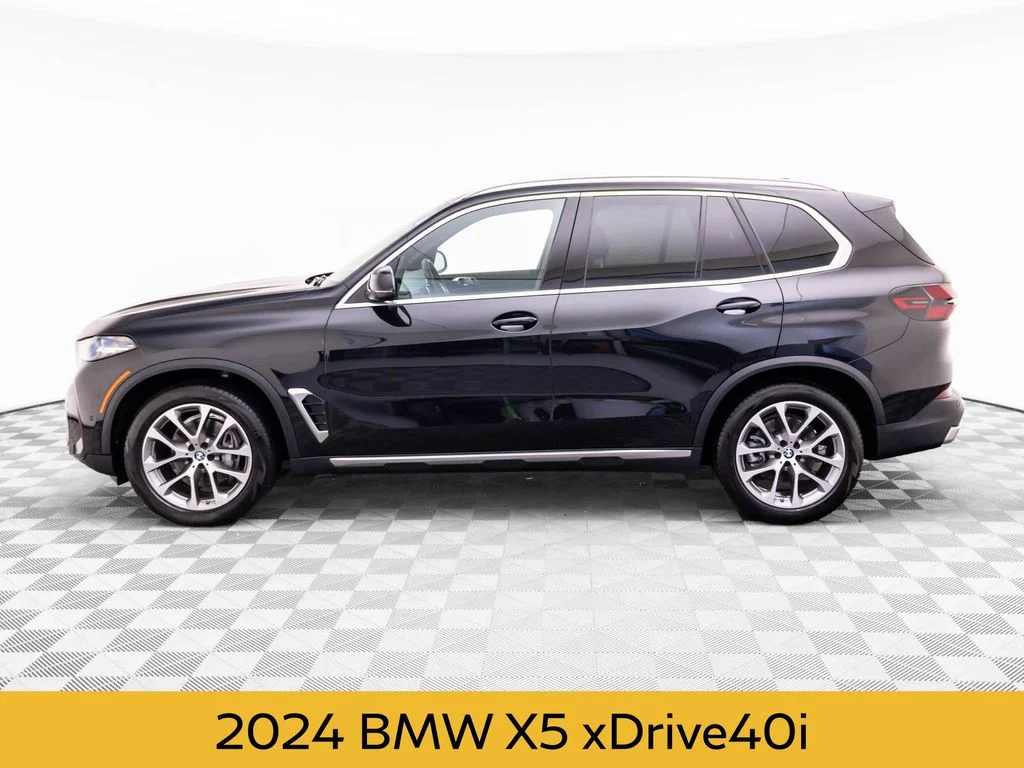 Used 2024 Black BMW xDrive40i image 2