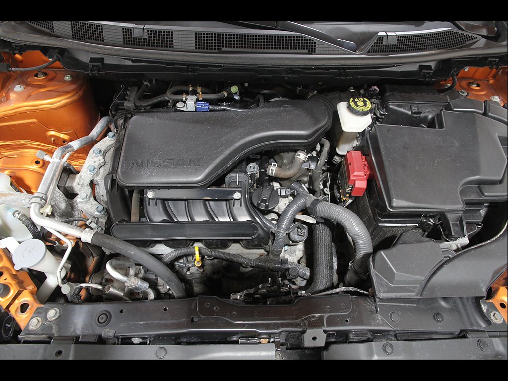 Used 2017 Monarch Orange Nissan SL image 22