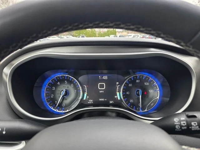 Used 2024 Silver Mist Clearcoat Chrysler Touring L image 30