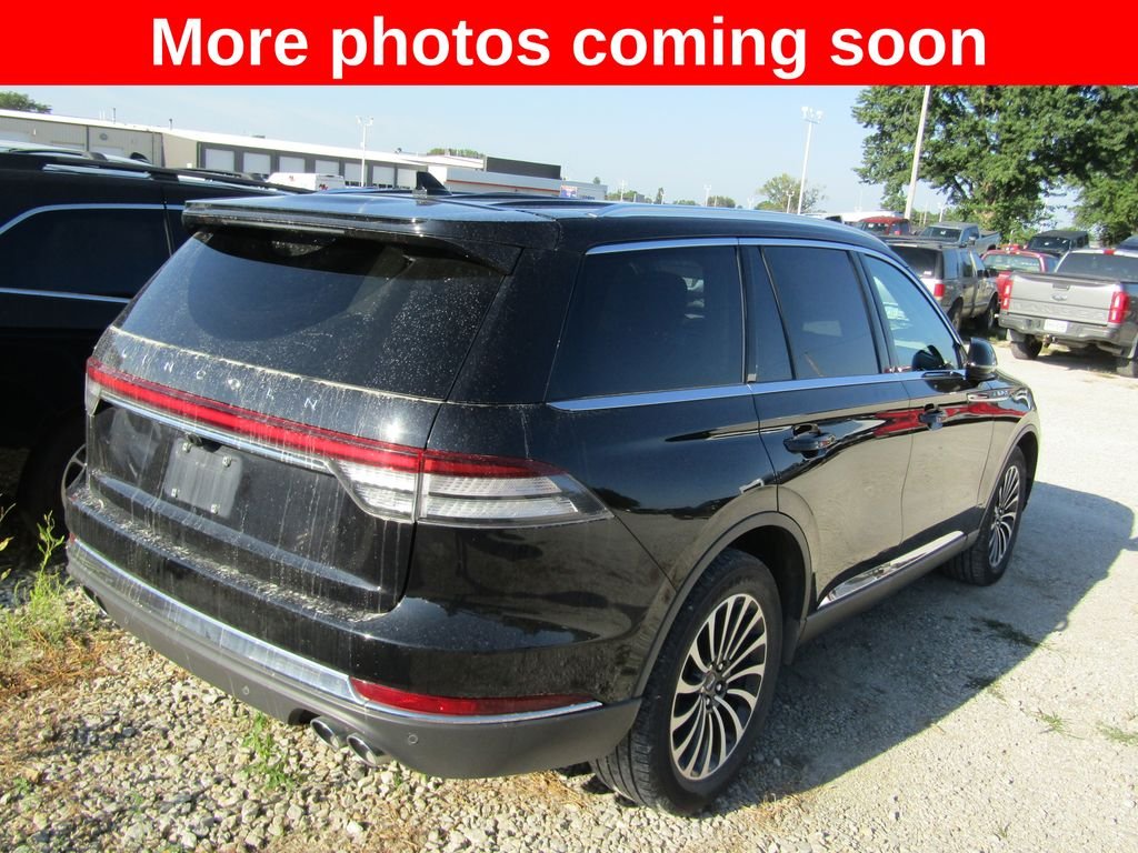 Used 2023 Black Lincoln Reserve image 5