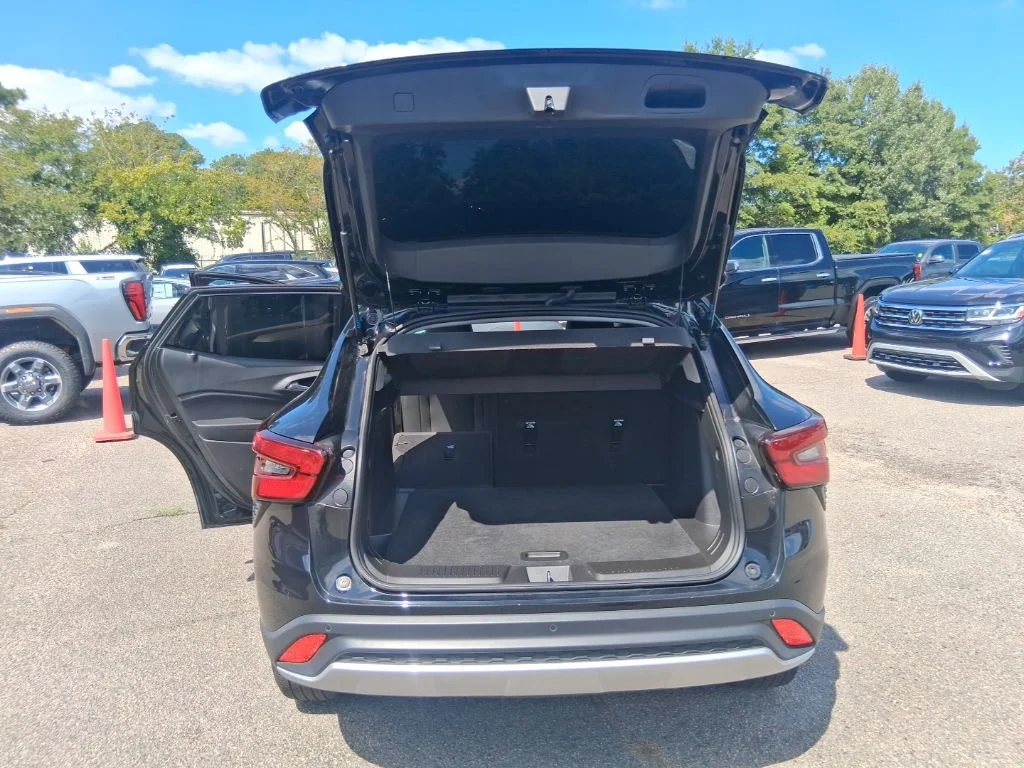 Used 2025 Black Chevrolet LT image 20