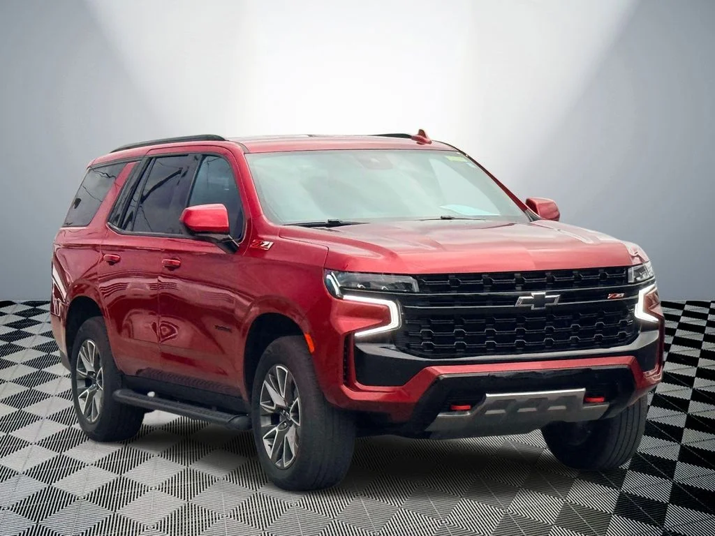 Used 2024 Red Chevrolet Z71 image 3