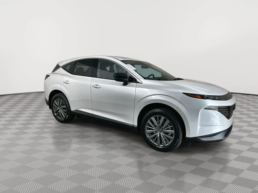 New 2026 White Nissan SL image 2