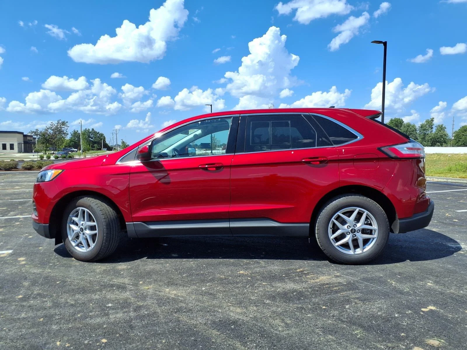 Used 2024 Rapid Red Metallic Tinted Clearcoat Ford SEL image 28