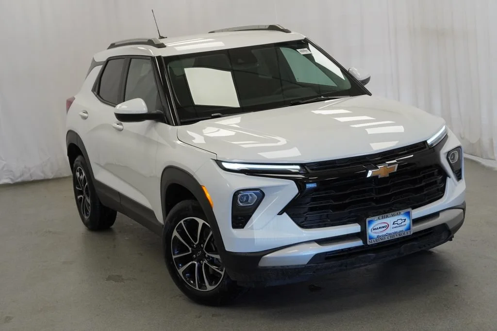 New 2026 Summit White Chevrolet LT image 34