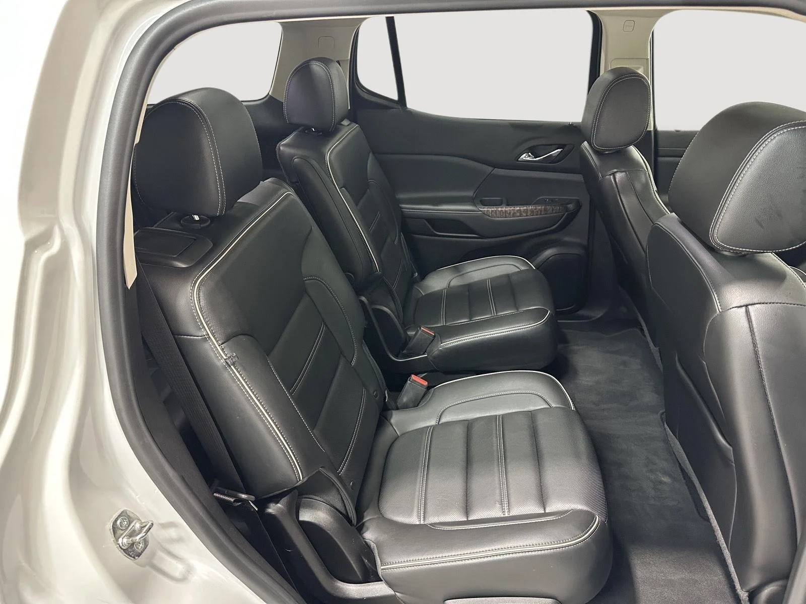 Used 2021 WHITE FROST TRICOAT GMC Denali image 27