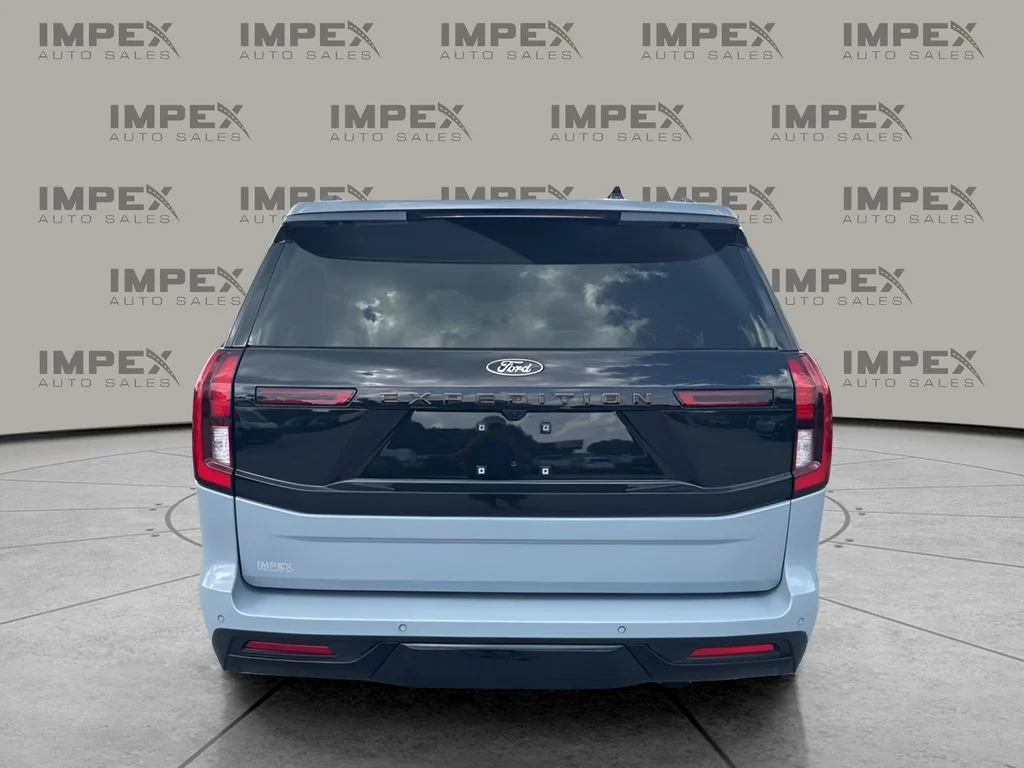 Used 2025 Gray Ford Tremor image 4