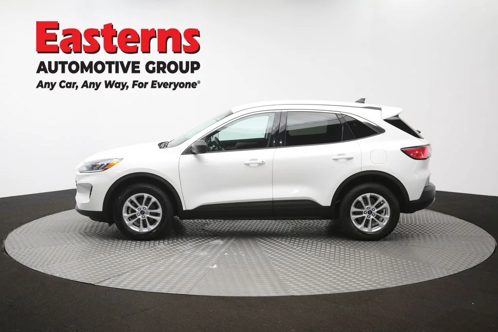 Used 2022 White Ford SE image 60