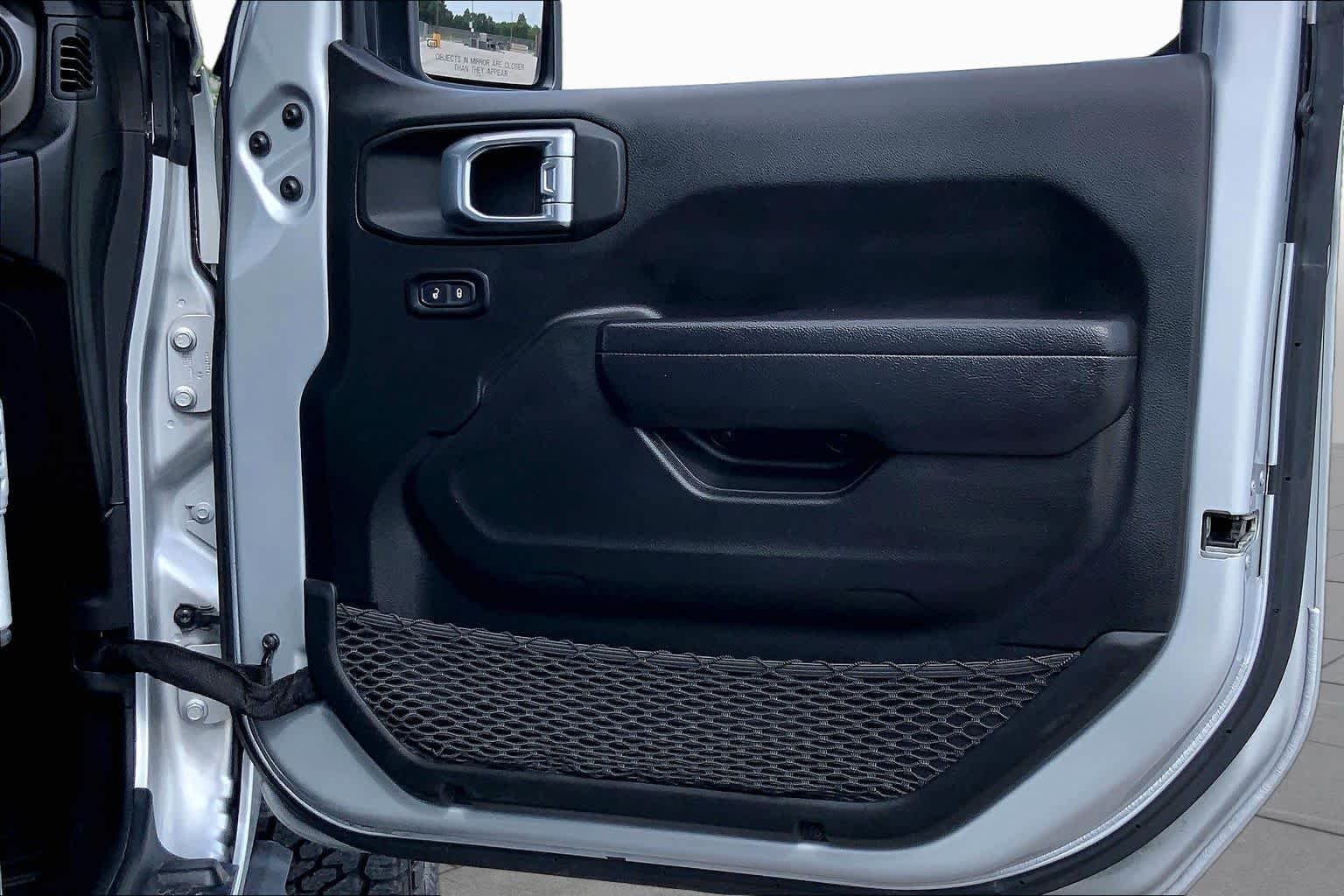 Used 2022 Silver Zynith Clearcoat Jeep Unlimited Willys image 22