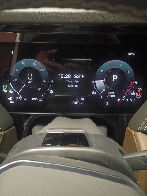 Used 2025 White GMC Denali Ultimate image 3