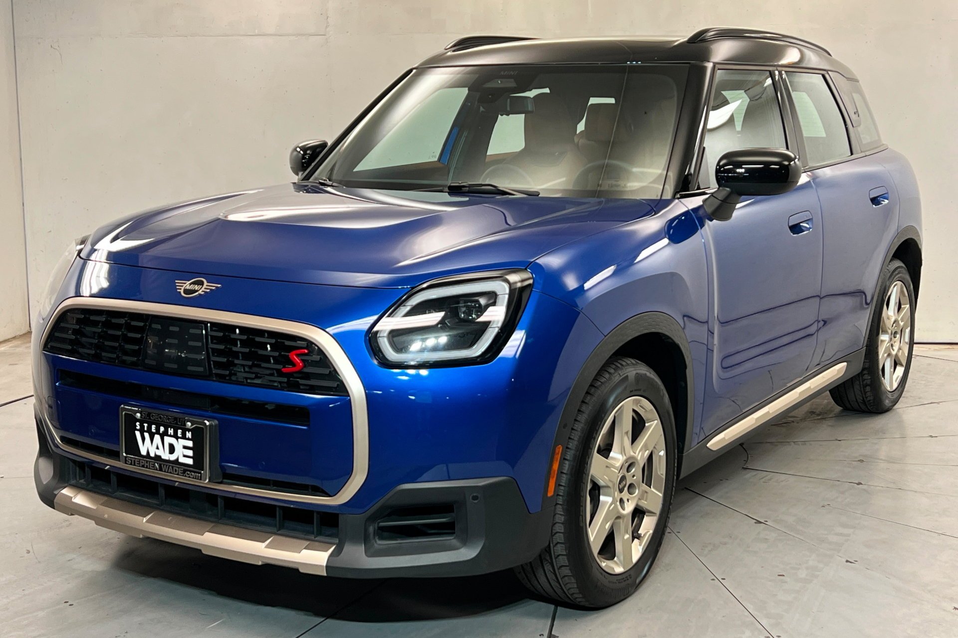 Used 2025 Blue MINI S image 1