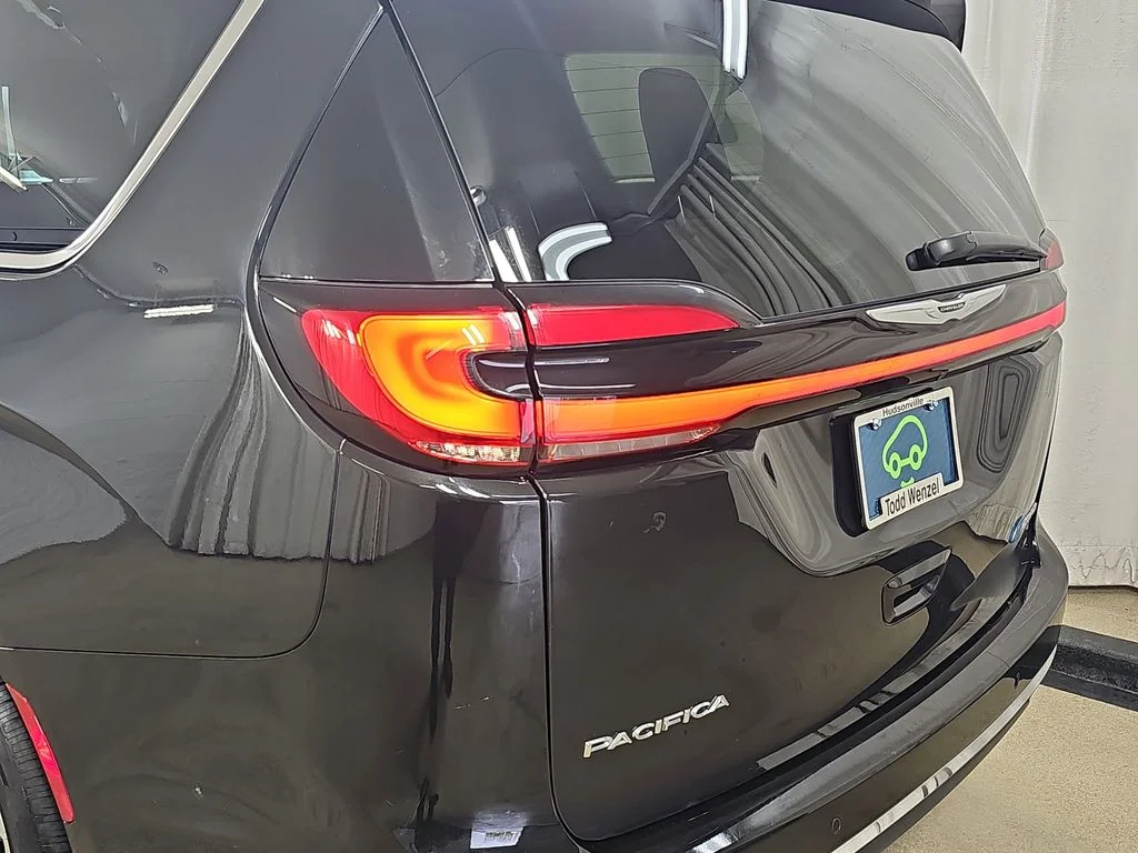 2023 Chrysler Pacifica Hybrid Touring L - Photo 40