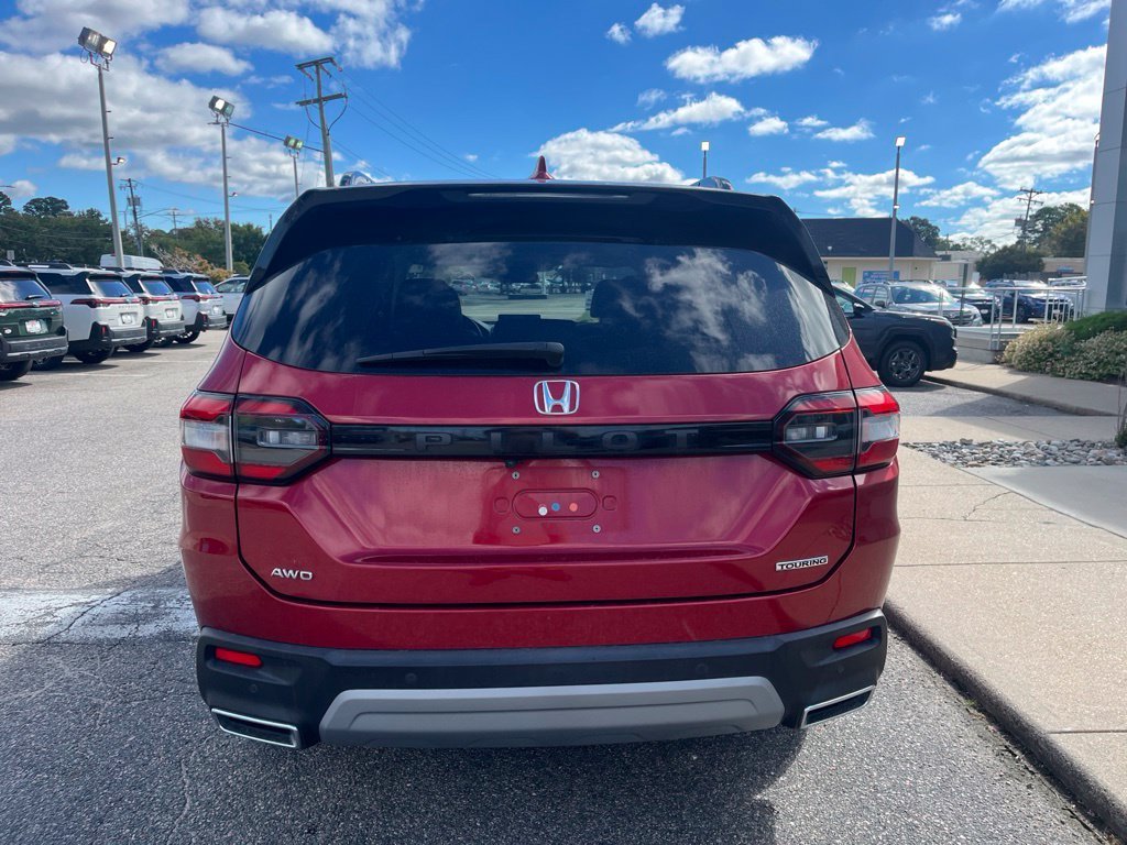 Used 2025 Red Honda Touring image 5