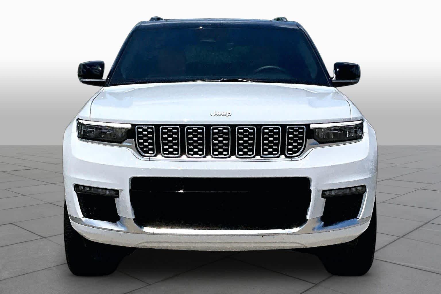 Used 2025 Bright White Clearcoat Jeep Summit image 4