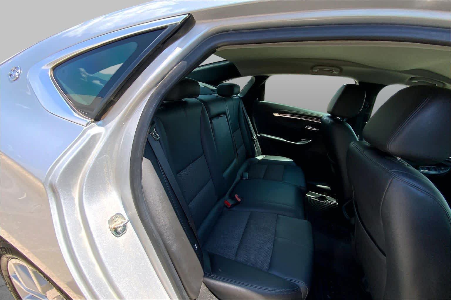 Used 2020 Silver Ice Metallic Chevrolet LT image 20
