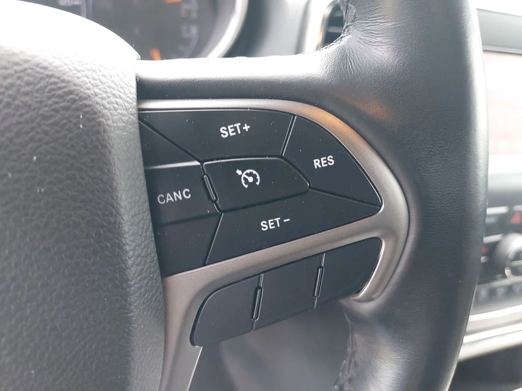 Used 2020 Gray Jeep Laredo E image 17