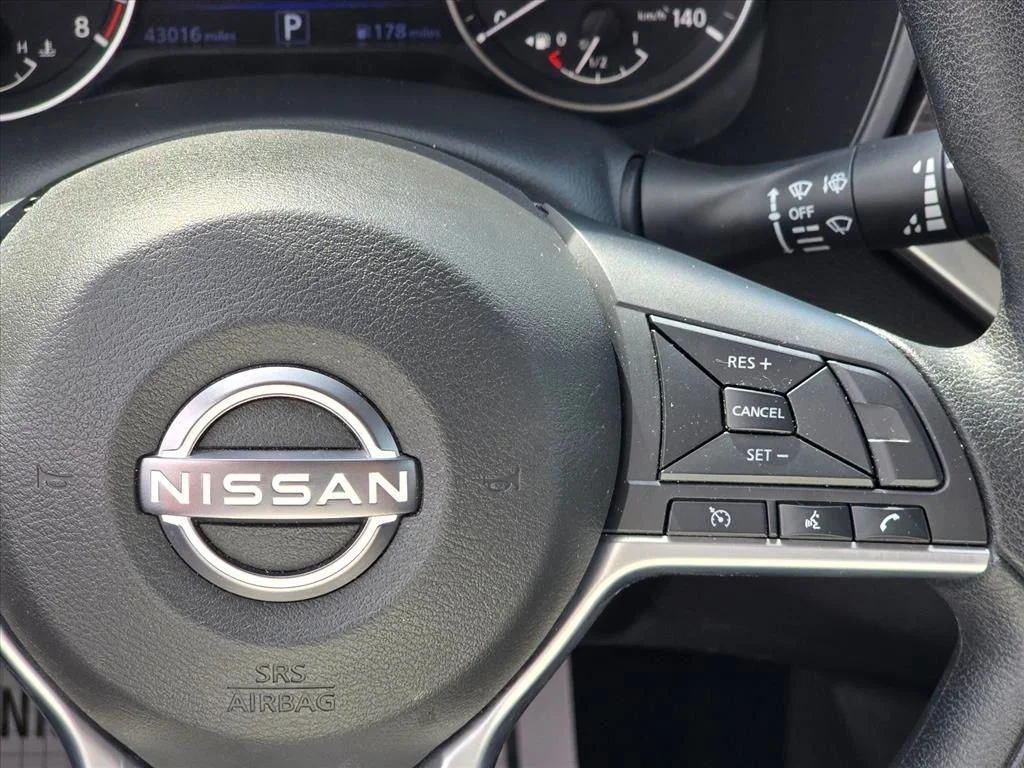 Used 2025 Black Nissan 2.5 SV image 16