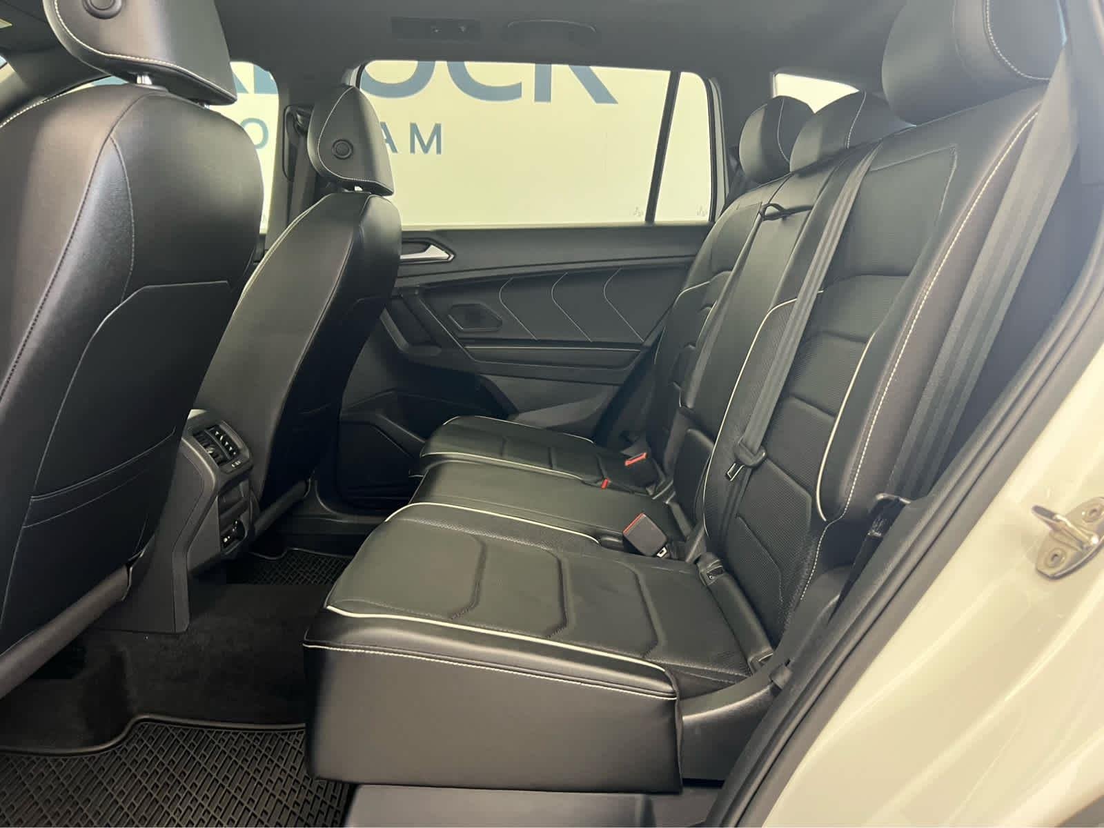 2022 Volkswagen Tiguan SEL R-LINE - Photo 25
