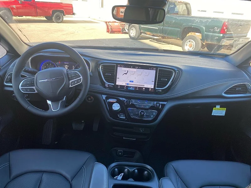 2026 Chrysler Pacifica Select - Photo 22