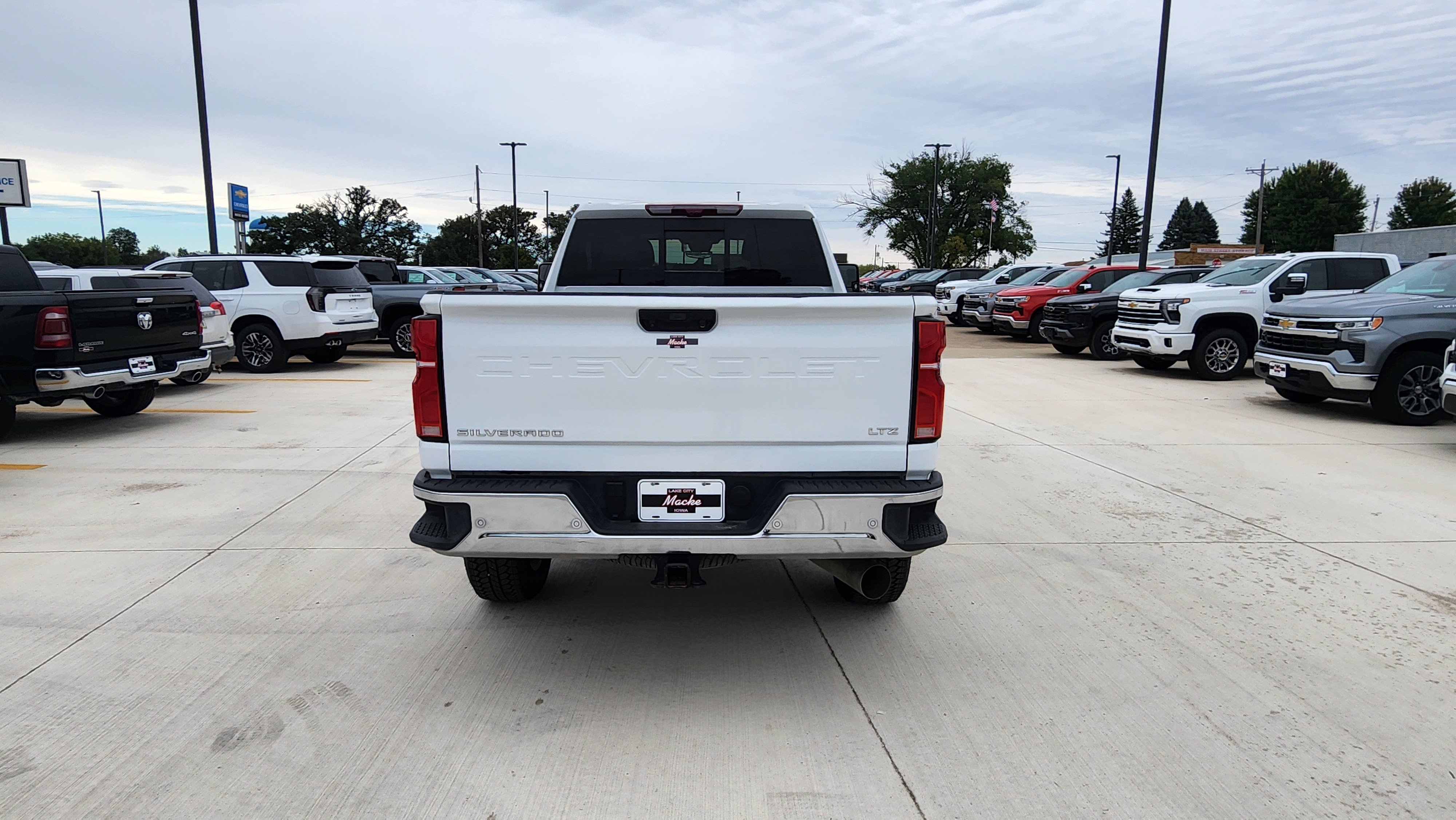 2026 Chevrolet Silverado 3500HD LTZ - Photo 6