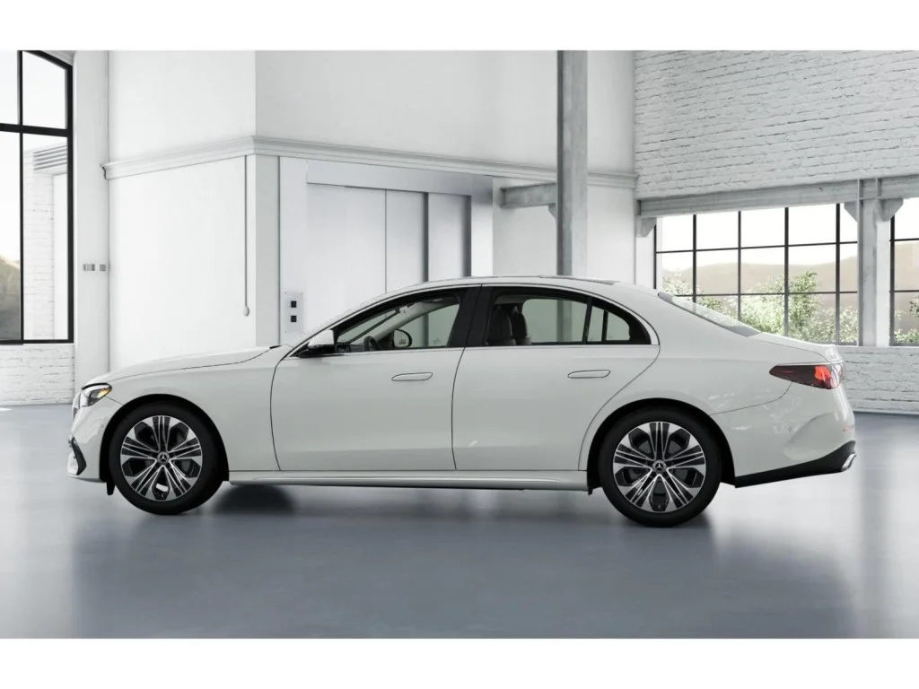 2025 Mercedes-Benz E-Class E350 - Photo 32