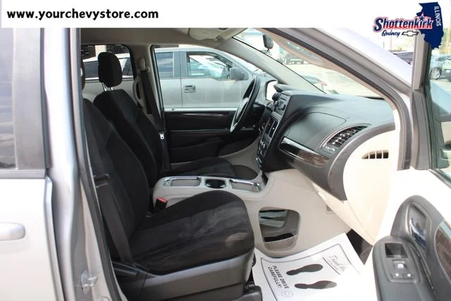 Used 2016 Silver Dodge SXT image 12
