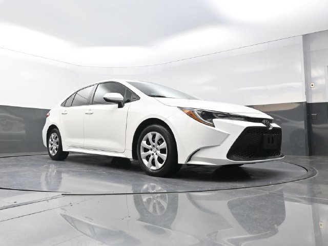 Used 2021 White Toyota LE image 31