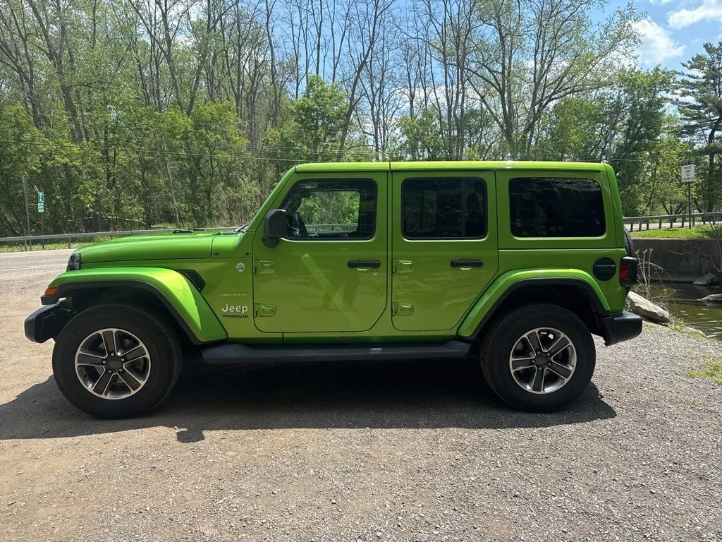 Used 2020 Green Jeep Unlimited Sahara image 4
