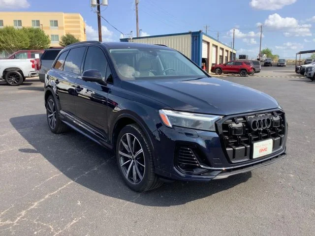 2025 Audi Q7 45 Premium Plus quattro Tiptronic's photo