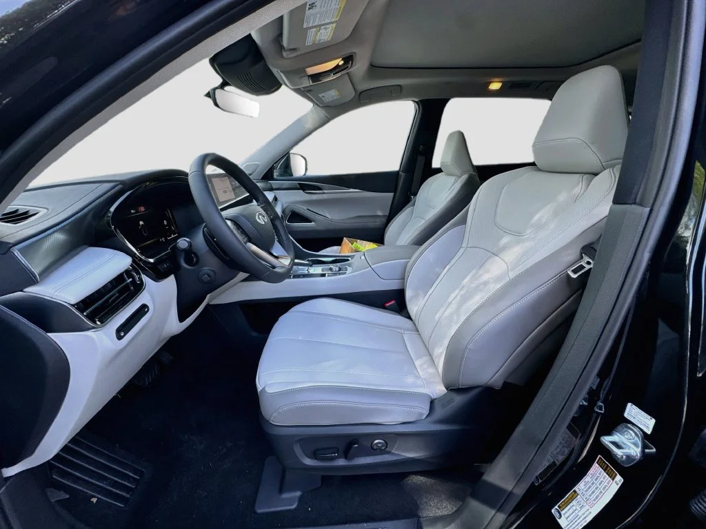 New 2027 Black INFINITI LUXE image 22