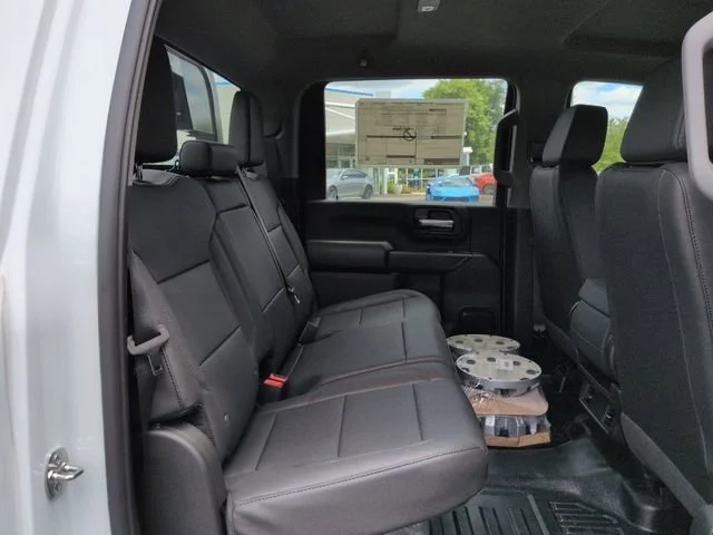 New 2026 Summit White Chevrolet Work Truck image 29