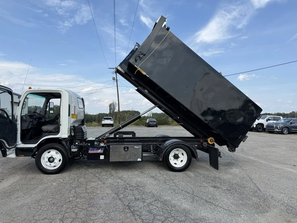Used 2024 Arc White Chevrolet 1WT image 34