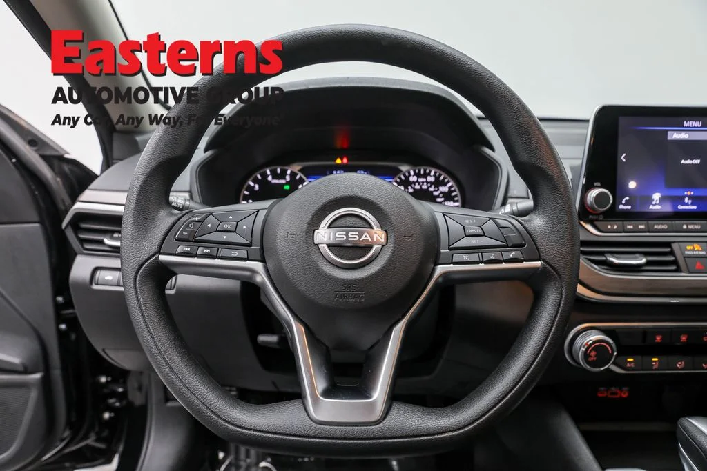 Used 2024 Black Nissan 2.5 SV image 10