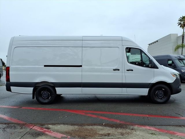 New 2026 White Mercedes-Benz Cargo 170 WB image 22
